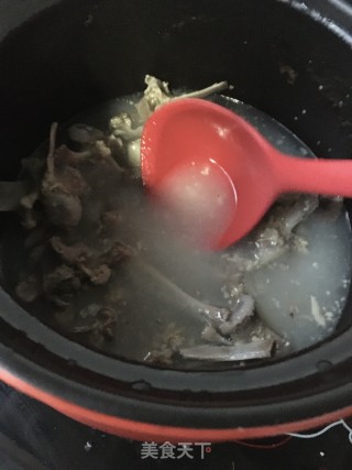 “快手汤”鲜虾粉丝萝卜汤的做法步骤：12