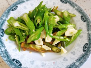 农家小炒肉的做法步骤：1
