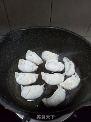 三鲜煎饺的做法步骤：11