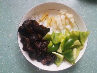 滑炒鱼片的做法步骤：3