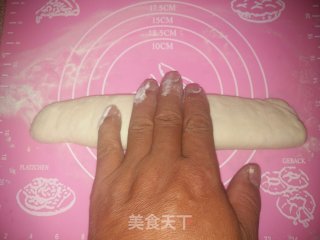 黄油剁椒酱面包的做法步骤：9