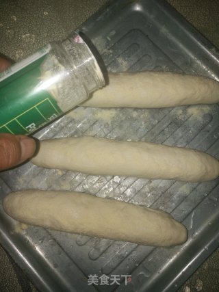 黄油剁椒酱面包的做法步骤：11