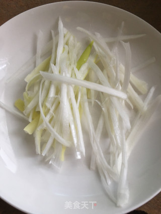 清蒸水库鱼的做法步骤：1