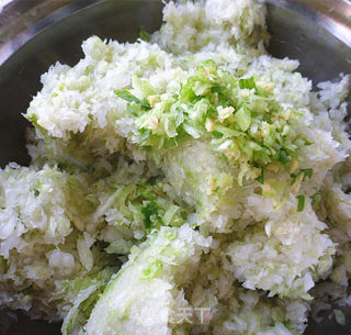 大白菜素煎饺的做法步骤：2