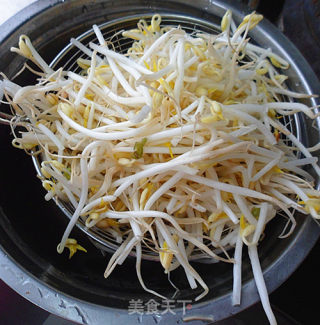 青椒绿豆芽的做法步骤：2
