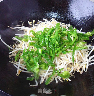 青椒绿豆芽的做法步骤：5
