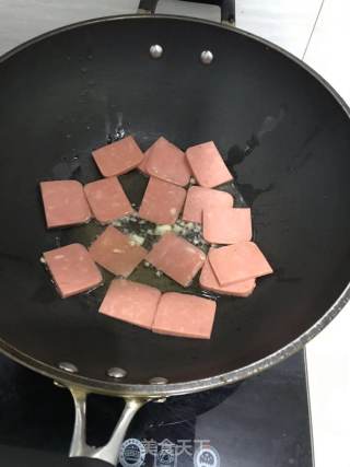 火腿炒香菇的做法步骤：2