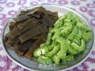 苦瓜海带瘦肉汤的做法步骤：3