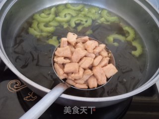 苦瓜海带瘦肉汤的做法步骤：8