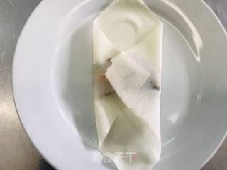 炸春卷的做法步骤：12