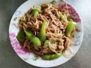 丝瓜豆芽炒肉丝的做法步骤：10
