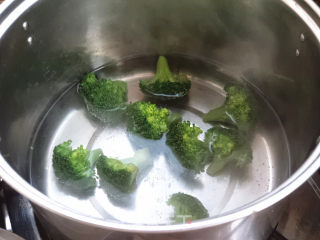 山药西兰花的做法步骤：2
