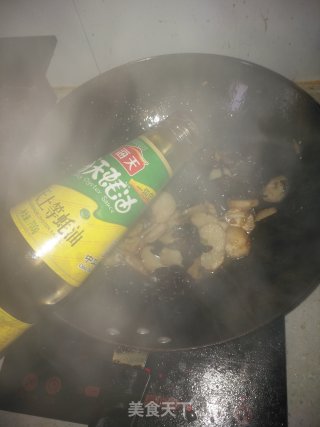 马蹄炒木耳的做法步骤：12