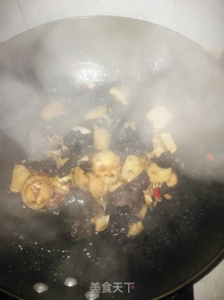 马蹄炒木耳的做法步骤：13