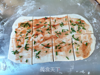 发面酱香饼的做法步骤：8