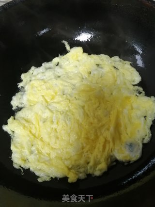蒜黄炒鸡蛋的做法步骤：3