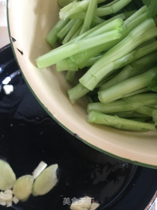 清炒春菜的做法步骤：4