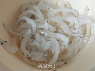炸银鱼的做法步骤：1