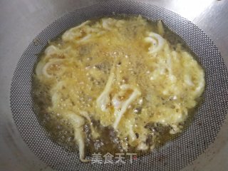 炸银鱼的做法步骤：4
