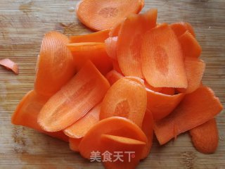 胡萝卜炒菠菜的做法步骤：3