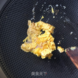 韭菜虾皮炒鹅蛋的做法步骤：11