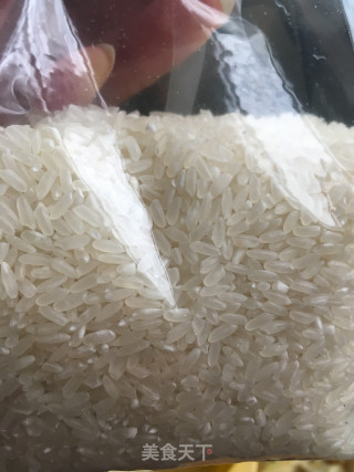 “花样米饭”芋头腊肠焖饭的做法步骤：2