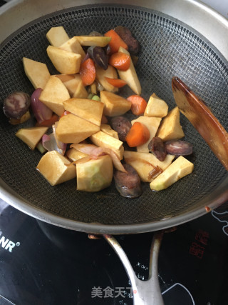 “花样米饭”芋头腊肠焖饭的做法步骤：8