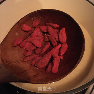 百合枸杞小米粥的做法步骤：7