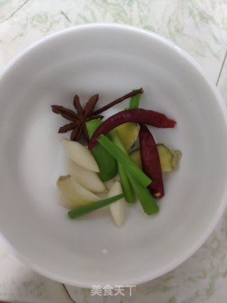 番茄青鱼的做法步骤：2