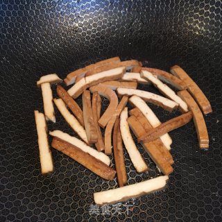 鸡蛋时蔬炒年糕的做法步骤：6