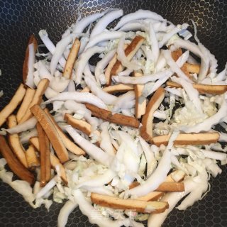 鸡蛋时蔬炒年糕的做法步骤：7