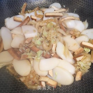 鸡蛋时蔬炒年糕的做法步骤：9