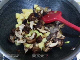 下饭菜  鸡腿土豆炖蘑菇的做法步骤：9
