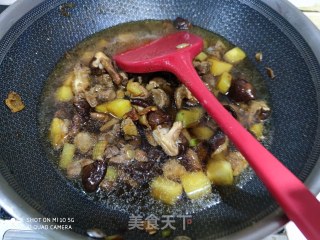 下饭菜  鸡腿土豆炖蘑菇的做法步骤：11