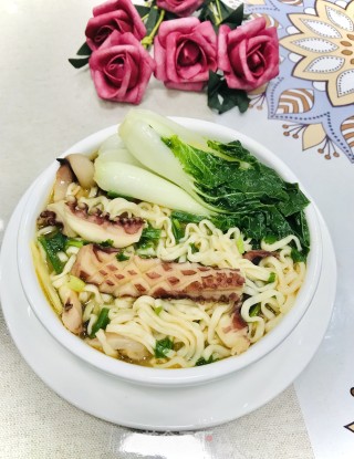 鱿鱼汤面#快手汤#的做法步骤：10