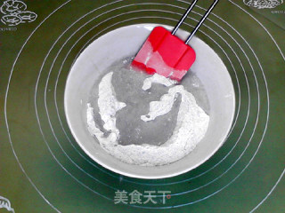 葡萄干黑米糕的做法步骤：3
