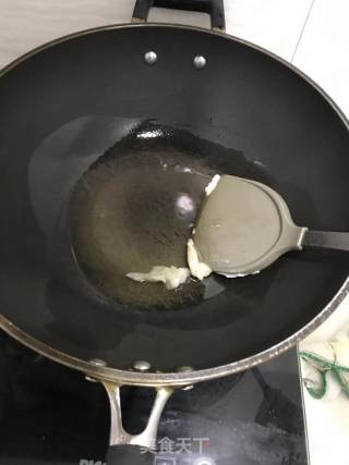 清炒卷心菜的做法步骤：1