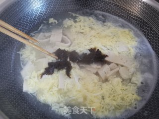 紫菜豆腐蛋花汤的做法步骤：6