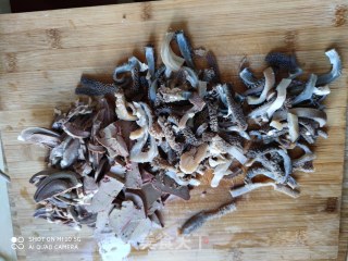 羊肉  炒羊杂的做法步骤：2