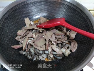 羊肉  炒羊杂的做法步骤：8
