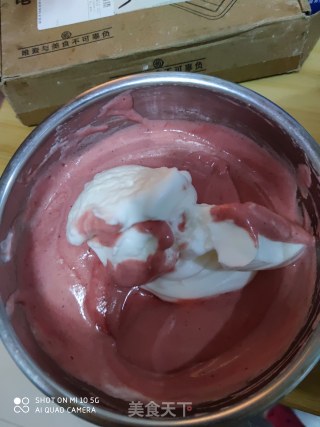 火龙果戚风蛋糕的做法步骤：8