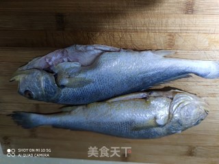 红烧黄花鱼的做法步骤：1