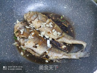 红烧黄花鱼的做法步骤：9