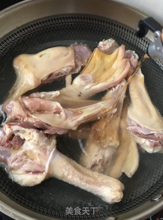 卤鹅的做法步骤：4