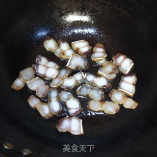 腊肉炒花菜的做法步骤：4