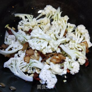 腊肉炒花菜的做法步骤：6