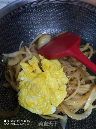 家常菜  圆葱炒蛋的做法步骤：9