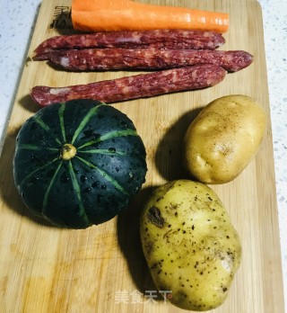 杂蔬蒸腊肠的做法步骤：1