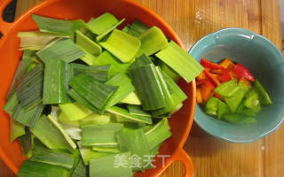 红烧汁蔬菜鸡丁的做法步骤：3