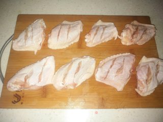 网红奥尔良烤鸡翅的做法步骤：2